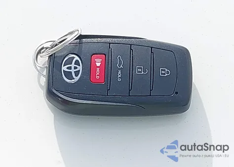 2025 Toyota Camry Xle z USA, uszkodzony, nr VIN 4T1DAACK8SU089745